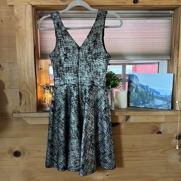 Silver and black party dress - Picture 3 of 4